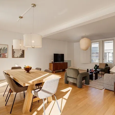 The Pearl Of Chiado Com Parking&lift&ac Lisbona