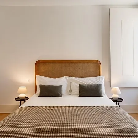The Pearl Of Chiado Com Parking&lift&ac Appartamento *