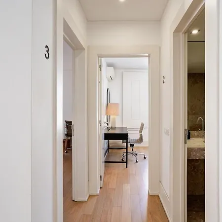 The Pearl Of Chiado Com Parking&lift&ac Appartamento