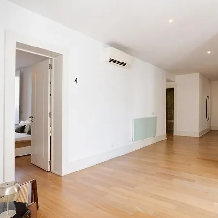 The Pearl Of Chiado Com Parking&lift&ac * Lisbona