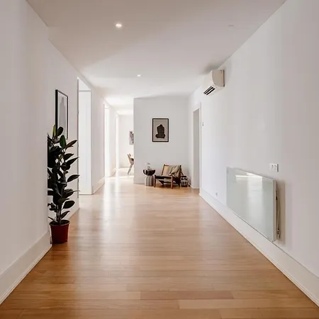 Appartamento The Pearl Of Chiado Com Parking&lift&ac Lisbona
